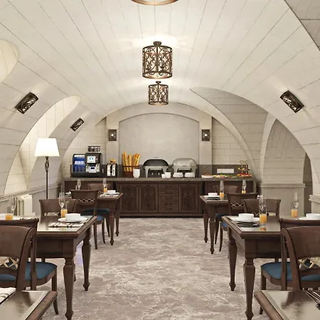 Leon Hotel *